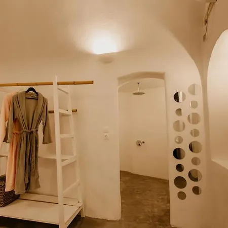 Evnoikon I- Jacuzzi Cave House In