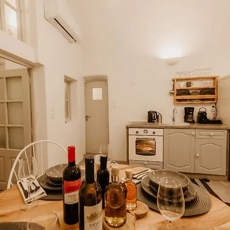 Дом отдыха Evnoikon I- Jacuzzi Cave House In