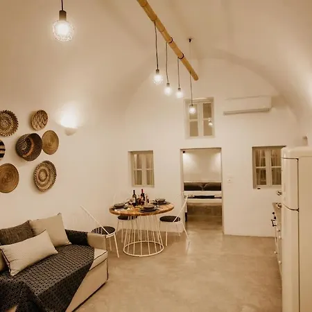 Ferienhaus Evnoikon I- Jacuzzi Cave House In