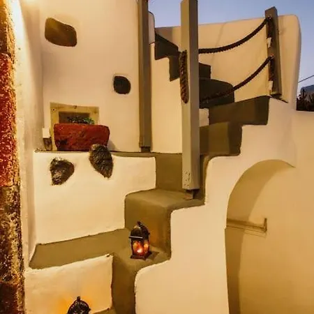 Evnoikon I- Jacuzzi Cave House In Fira (Santorini)
